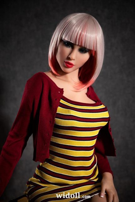 Fille A Des Relations Sexuelles Avec PoupéE Solo - Liane