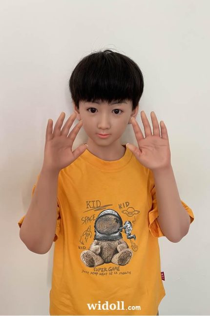 Baiser Une Petite PoupéE Sexuelle Vierge - Scotty