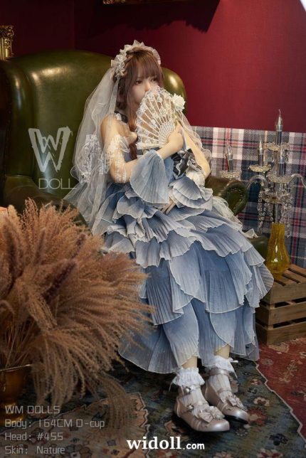 ÉTalon Poilu Baisant Une PoupéE Sexuelle - Maudie