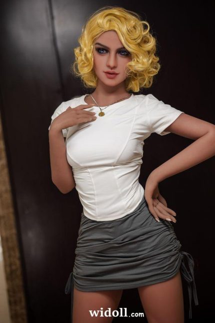 Jin San PoupéE Sexuelle Ressemblance - JoAnn