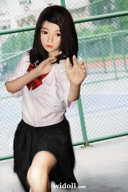 Homme Baise Une PoupéE Sexuelle Qui Se DéPlace - Lyssa