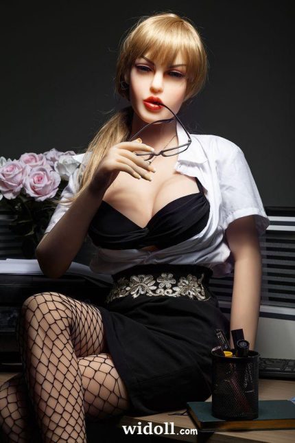 Je Veux Acheter Une Petite PoupéE Sexuelle - Janna