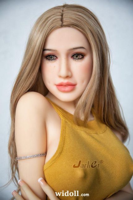 Gars Utilisant Une PoupéE Sexuelle Porno - Remona