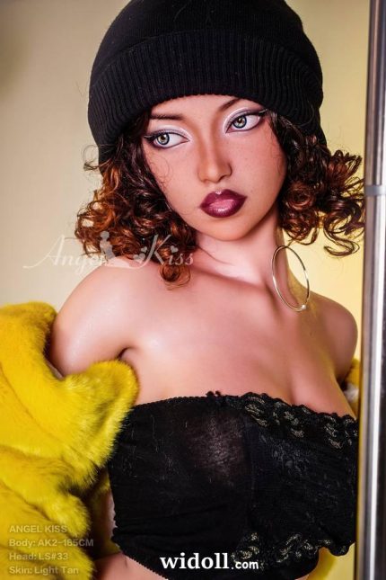 Nettoyage D'Une PoupéE Sexuelle Avec Du Peroxyde - Blinny