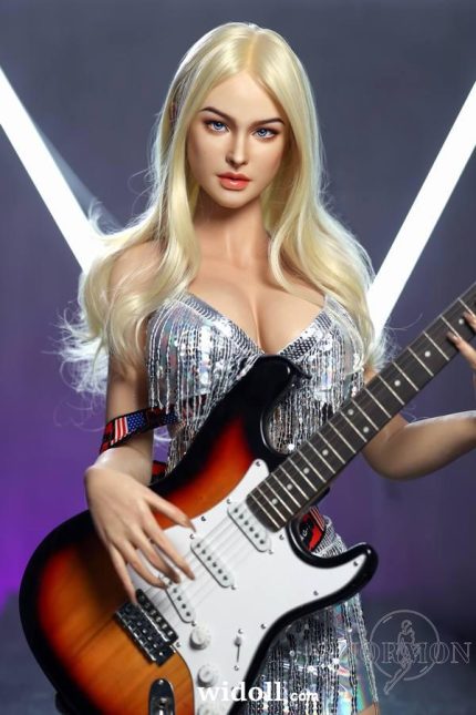 PoupéE Sexuelle EndommagéE Lors D'Un Salon - Annice