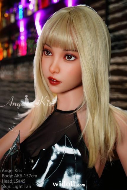 Fille Trans Baise Une PoupéE Sexuelle Porno - Belita