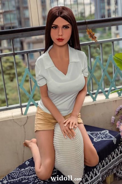 PoupéE Sexuelle Au Gros Cul Et Aux Petits Seins - Giselle