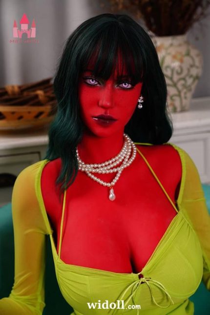 Jessica Ryan Baise Une Poupée Sexuelle - Caresse