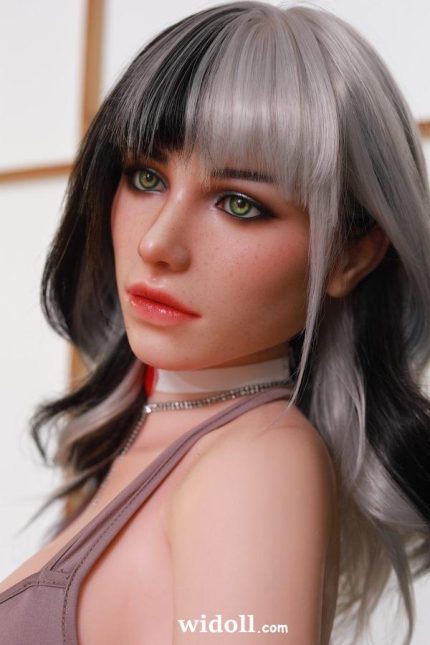 Baiser Une Poupée Sexuelle Haut De Gamme - Desaree