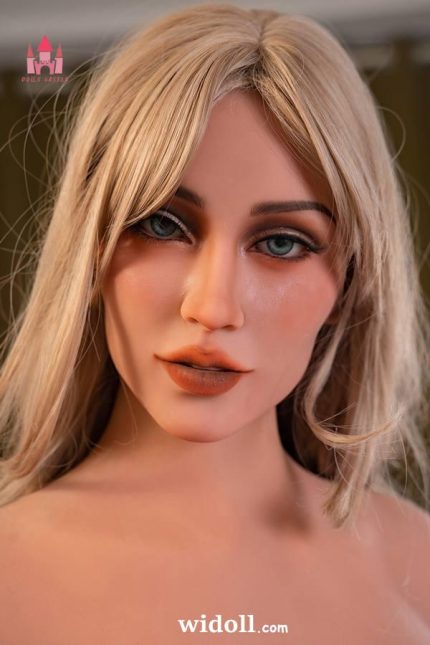 Baiser Une Poupée Sexuelle Japonaise - Cacilie