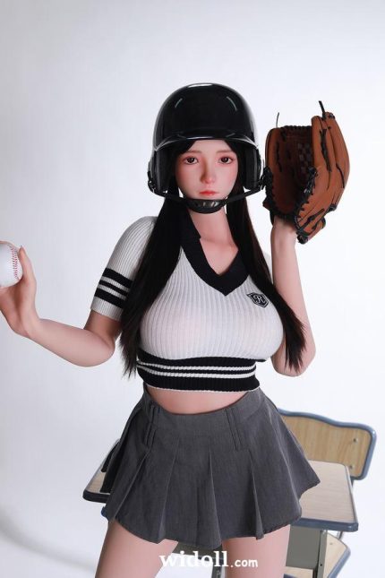 Belle-Mère Prétendant Être Une Poupée Sexuelle - Carletta